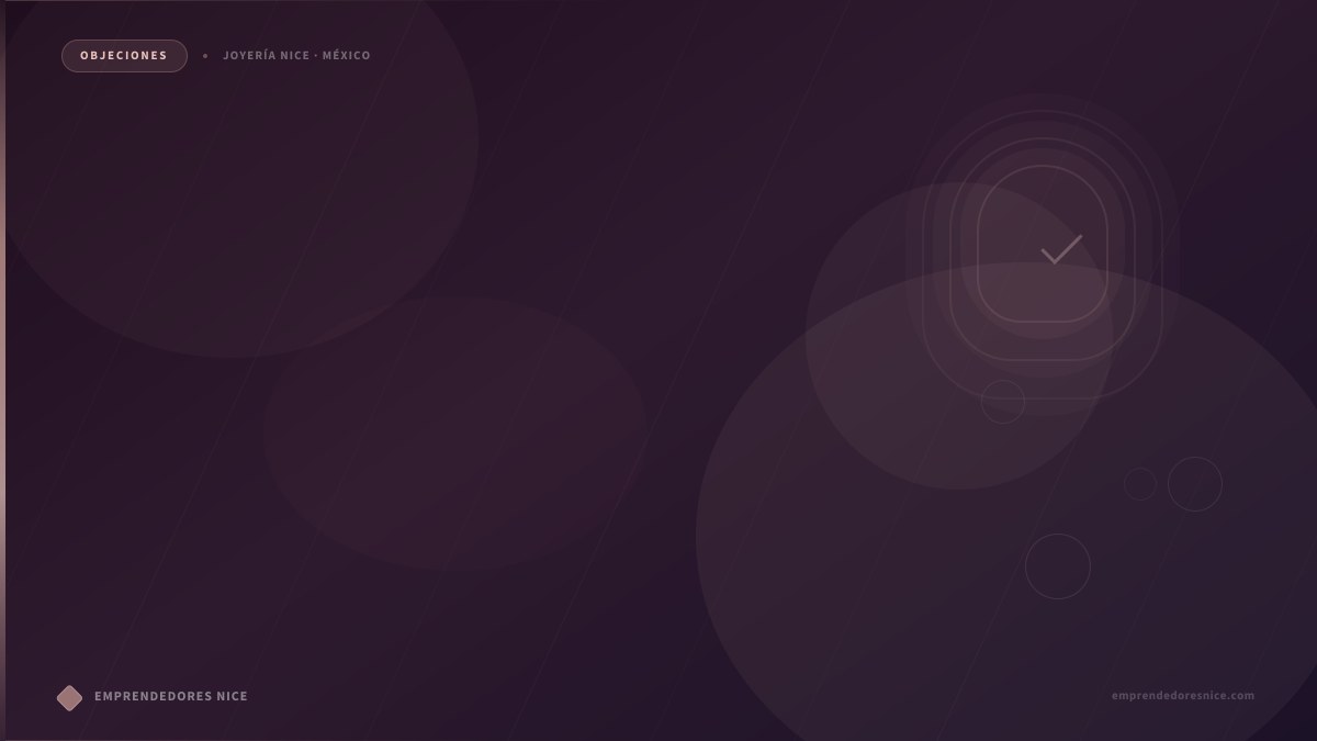 Emprendedora vendiendo Joyería Nice por internet desde su celular